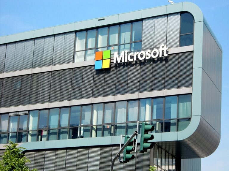 Kominfo: Microsoft to Invest in Indonesia